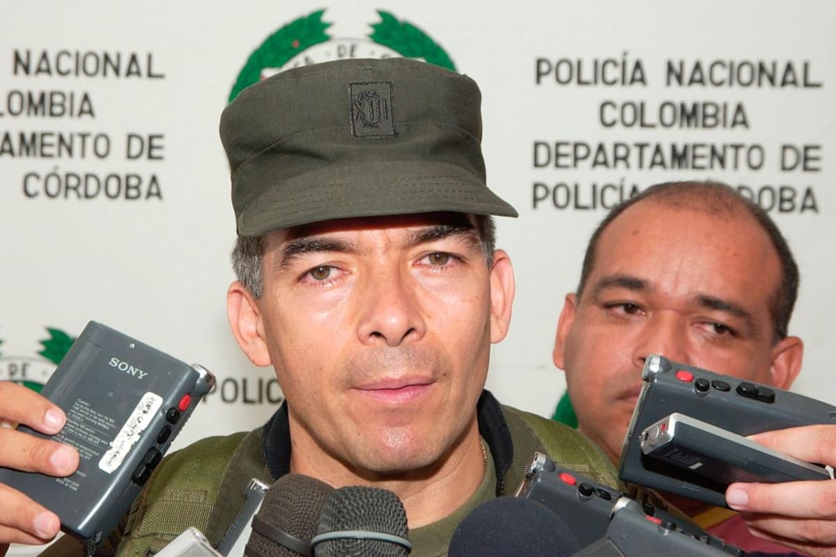 Fiscalía archiva indagación contra Atehortúa, director de la Policía Nacional
