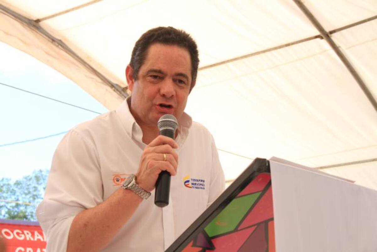El Vicepresidente hizo el anuncio en el evento de inicio oficial de obras de la segunda etapa de un proyecto de viviendas gratuitas, en Turbaco. Zenia Valdelamar-El Universal