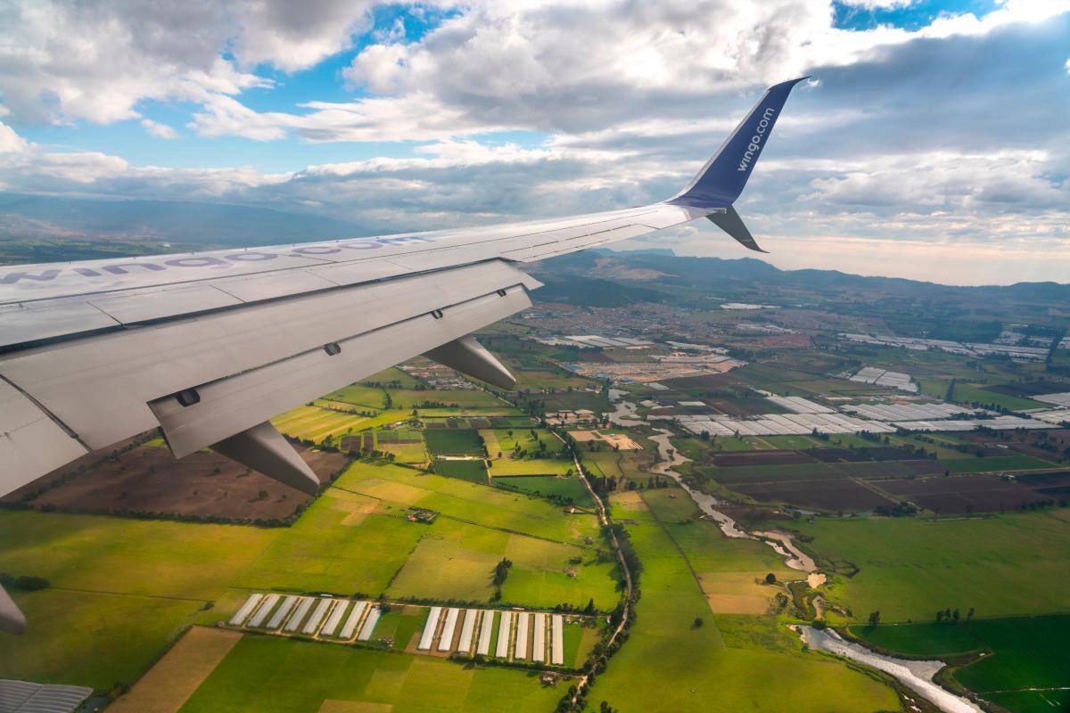 Hay más pasajeros en los vuelos internacionales, pero menos en los domésticos
