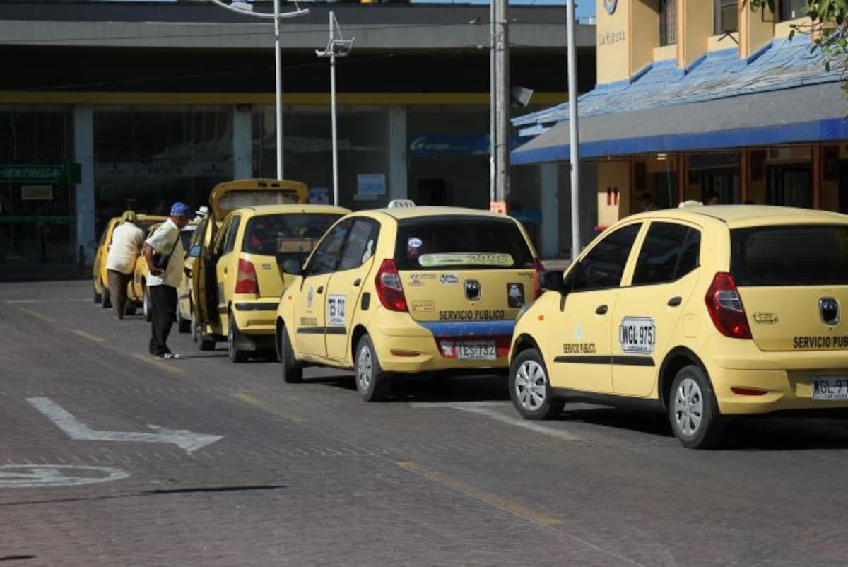 Los taxistas que no lleven la planilla de los nuevos precios serán sancionados. Oscar Diaz Acosta