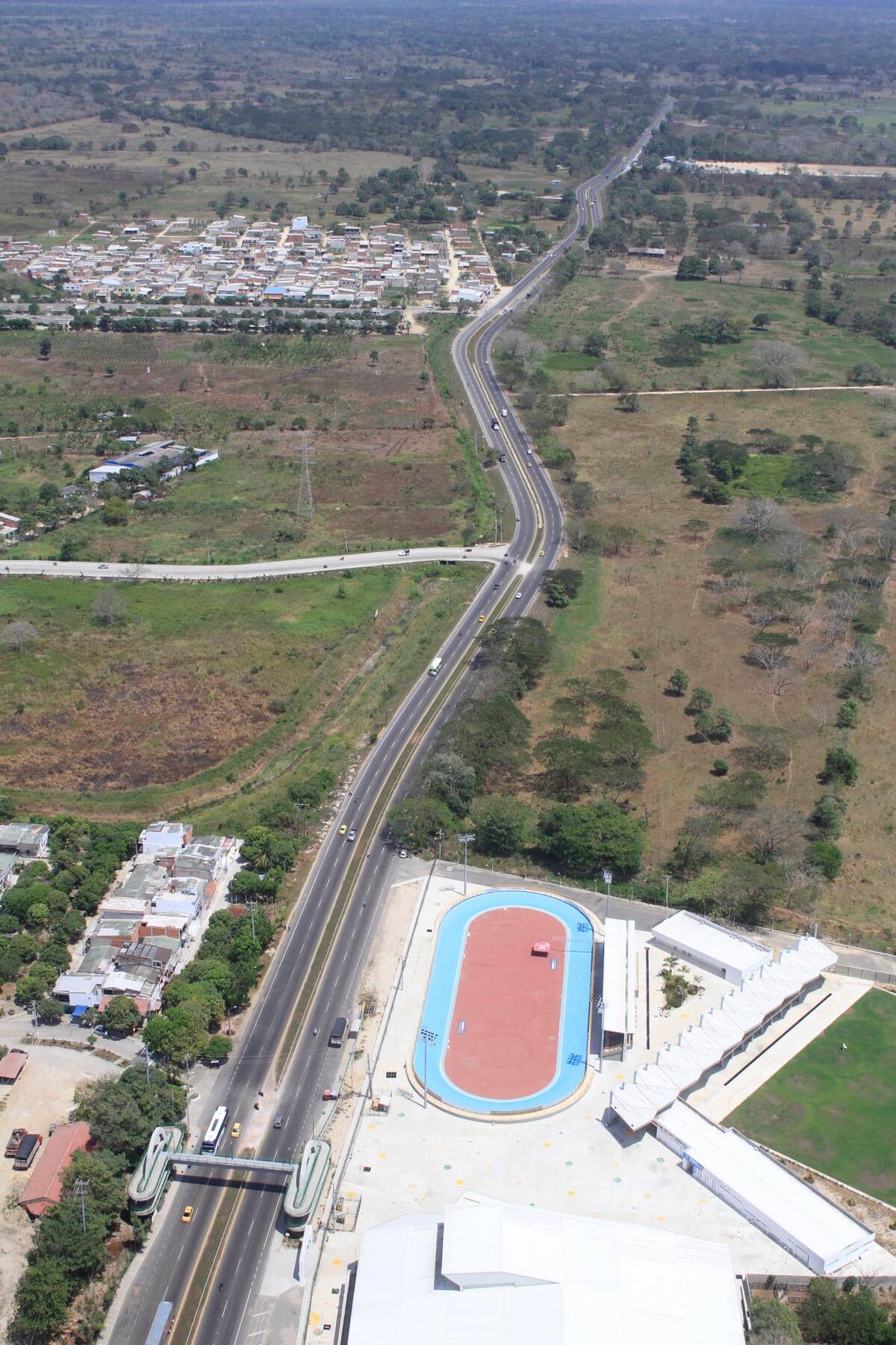 La doble calzada de La Cordialidad (Ruta Caribe), otra de las obras de KMA. // JULIO CASTAÑO - EL UNIVERSAL