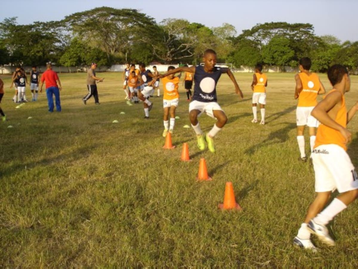 La selección Córdoba hoy sigue entrenando para el partido del zonal de fútbol prejuvenil que jugará de local frente a Sucre en Montería