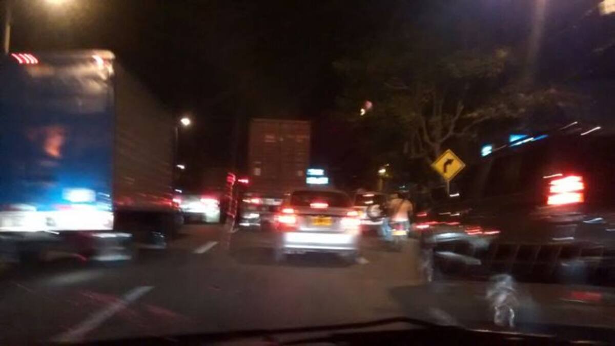 Trancones por protestas en la Crisanto Luque.
