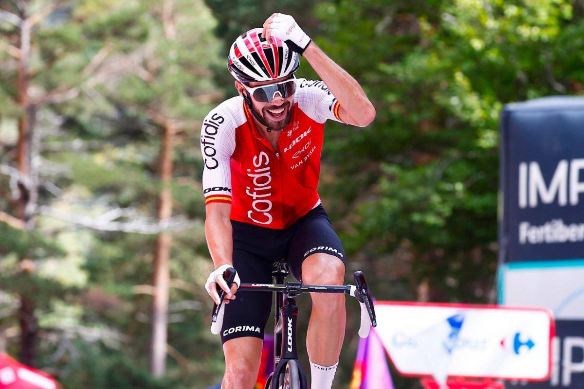 Vuelta a España: Jesús Herrada conquista la Laguna Negra y Kuss sigue líder