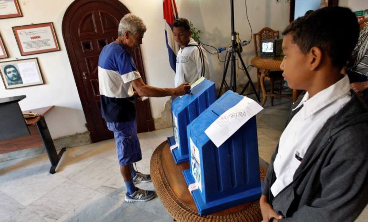 Más de ocho millones de cubanos están llamados a las urnas para votar a los diputados de la Asamblea Nacional del Poder Popular. EFE