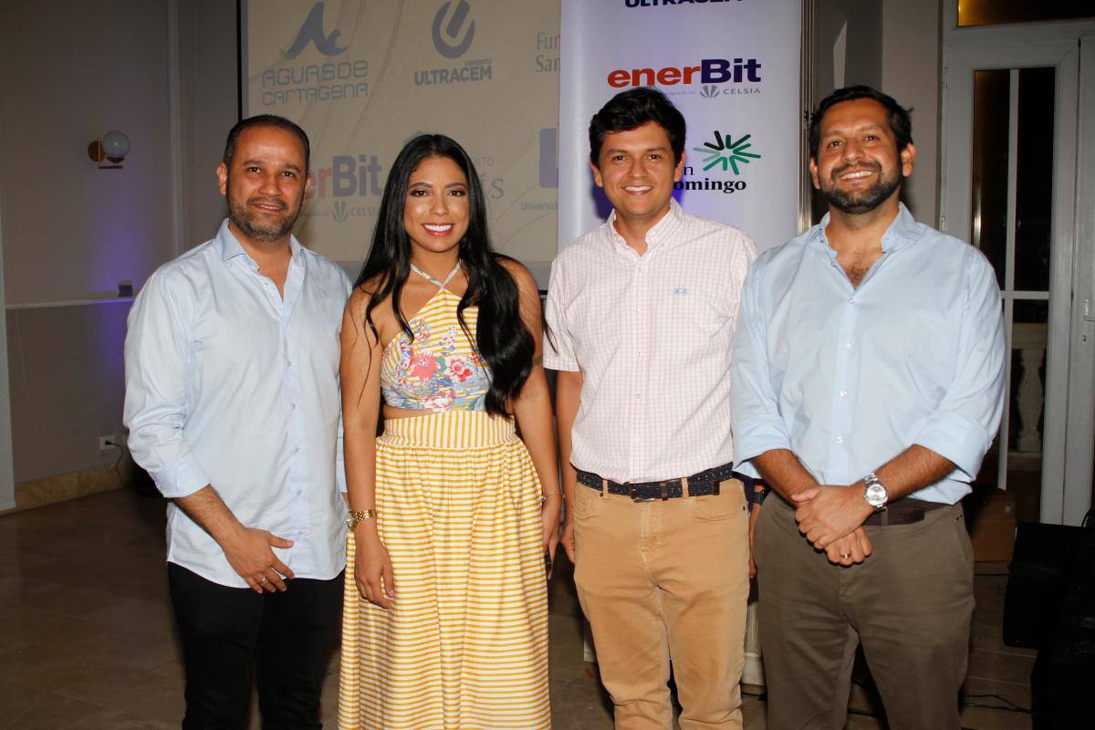 Iván Álvarez, Nataly Bernal, Felipe Sáenz y Vladimir Sáenz.