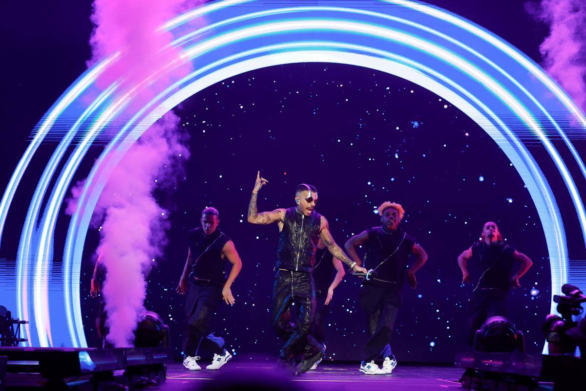 ¡Qué triste! Rauw Alejandro canceló su gira musical en Latinoamérica