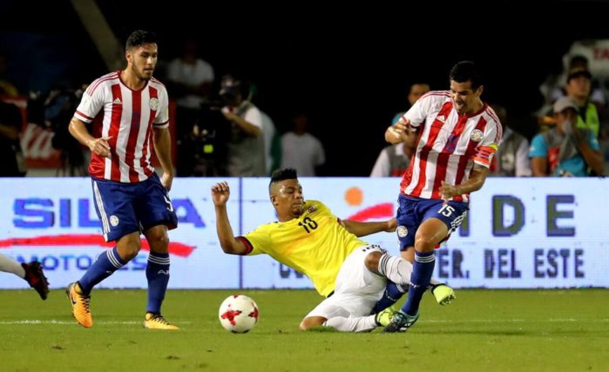La Selección perdió 1-2 ante Paraguay. EFE