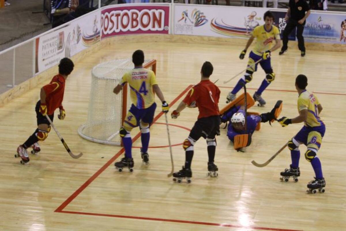 En la segunda mitad, España sacó su experiencia y fortaleza física para doblar el resultado ante una Colombia. ÓSCAR DÍAZ ACOSTA-EL UNIVERSAL