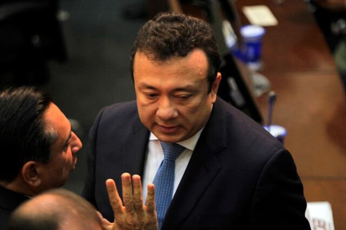 Destituyen e inhabilitan por 12 años al exsenador Eduardo Pulgar