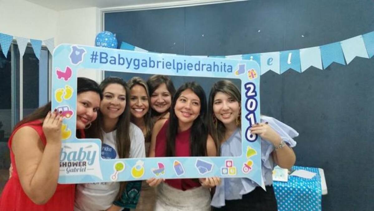 Alexandra Rey, Gabriela Murra, Liliana Henríquez, María Angélica Espinosa, Juliana Aray y Alana Amín.?