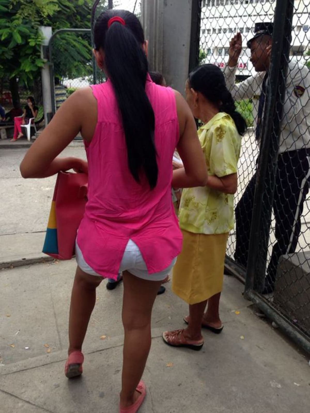 Esta vestimenta está prohibida para entrar al Hospital Universitario del Caribe. CORTESÍA