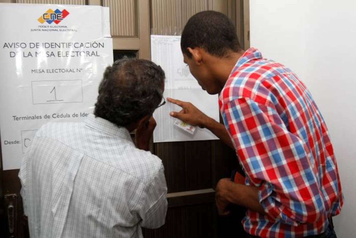 Algunos venezolanos no pudieron votar en el Consulado Venezuela de Cartagena, dado que no habían inscrito previamente su cédula en esa oficina. AROLDO MESTRE- EL UNIVERSAL