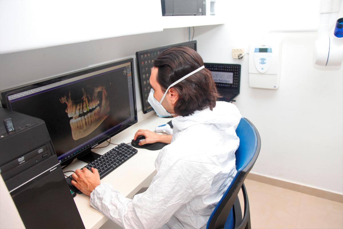 Cada profesional tiene una misión en la clínica, todos con la preparación rigurosa que deriva en la satisfacción de los pacientes.