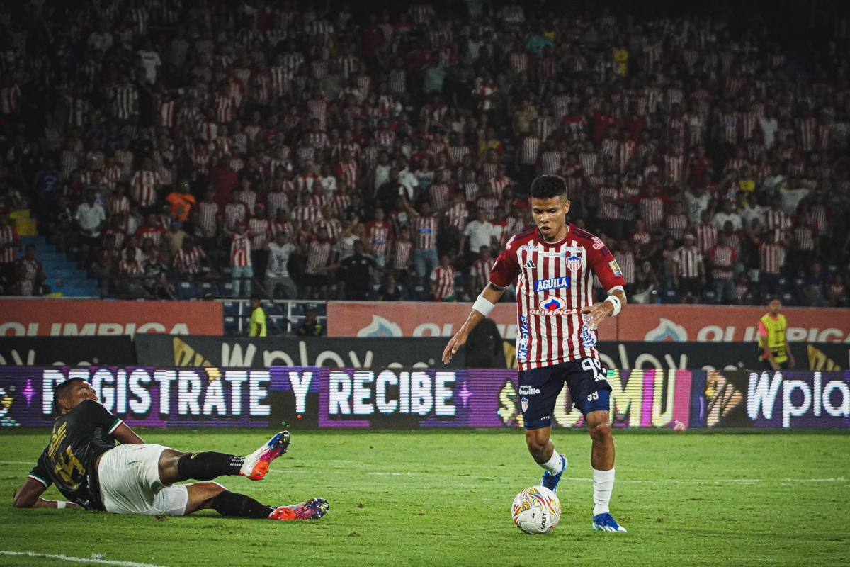 Video: Con gol ‘maradoniano’ de José Enamorado, Junior vence al Once Caldas
