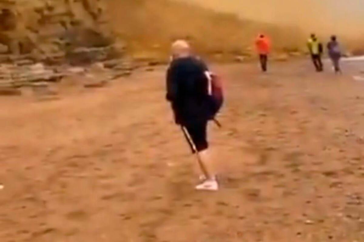 Video: Turistas estuvieron a punto ser aplastados tras derrumbe de un acantilado