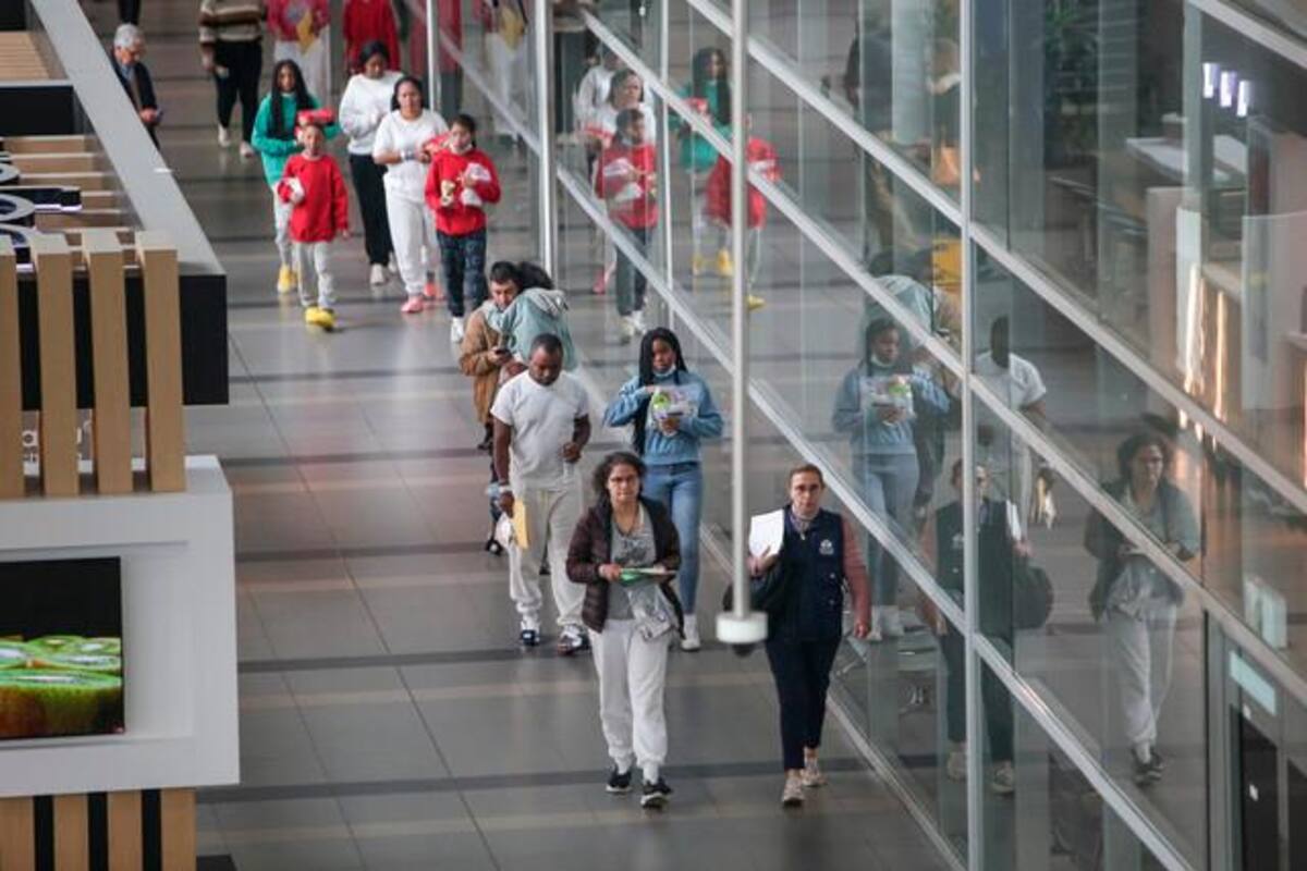 Gobierno anuncia protocolo para menores migrantes en aeropuertos