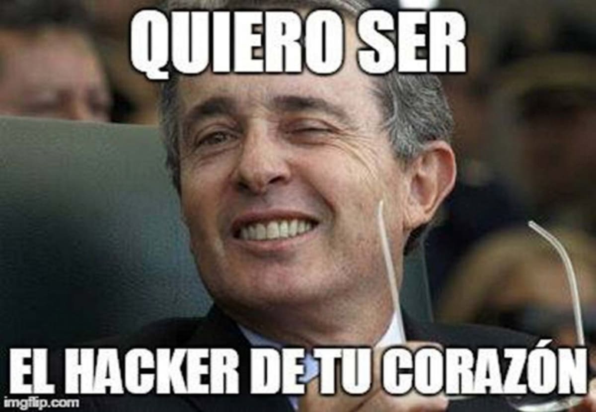 Álvaro Uribe lo que tiene son memes en las redes sociales.