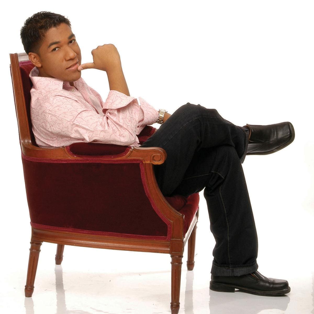 Kaleth Morales: El hijo de Miguel Morales y Nevis Troya, conocido como el ‘Rey de la nueva ola del vallenato’, murió el 24 de agosto de 2005 tras un accidente de tránsito cerca del municipio de Plato, Magdalena, cuando se dirigía de Cartagena a Valledupar junto a su hermano Keyner Morales, quien sobrevivió al siniestro. Su deceso se produjo en una clínica de Cartagena, a donde fue remitido un día antes en estado de coma.