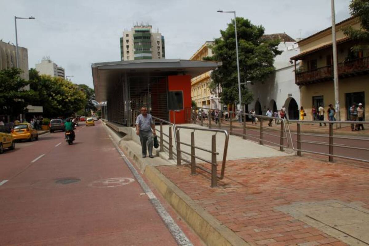 Los manifestantes se reunirán frente a la estación de Transcaribe que está en la Avenida Venezuela. El dinero para comprar la torta se recogerá entre los impulsores del ‘pastelazo’. ÓSCAR DÍAZ ACOSTA - EL UNIVERSAL