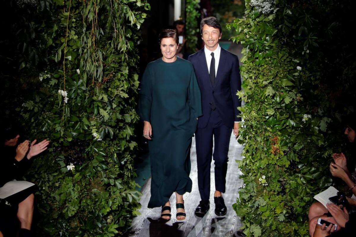 os directores creativos de Valentino, María Grazia Chiuri y Pierpaolo Piccioli.