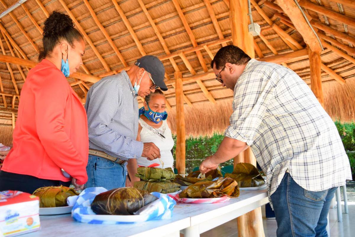 Los jurados degustaron 56 pasteles en el Festival del Pastel Cartagenero. // Foto: IPCC.