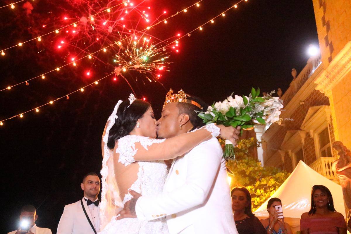 La romántica celebración del aniversario de Mr Black y Yuranis León