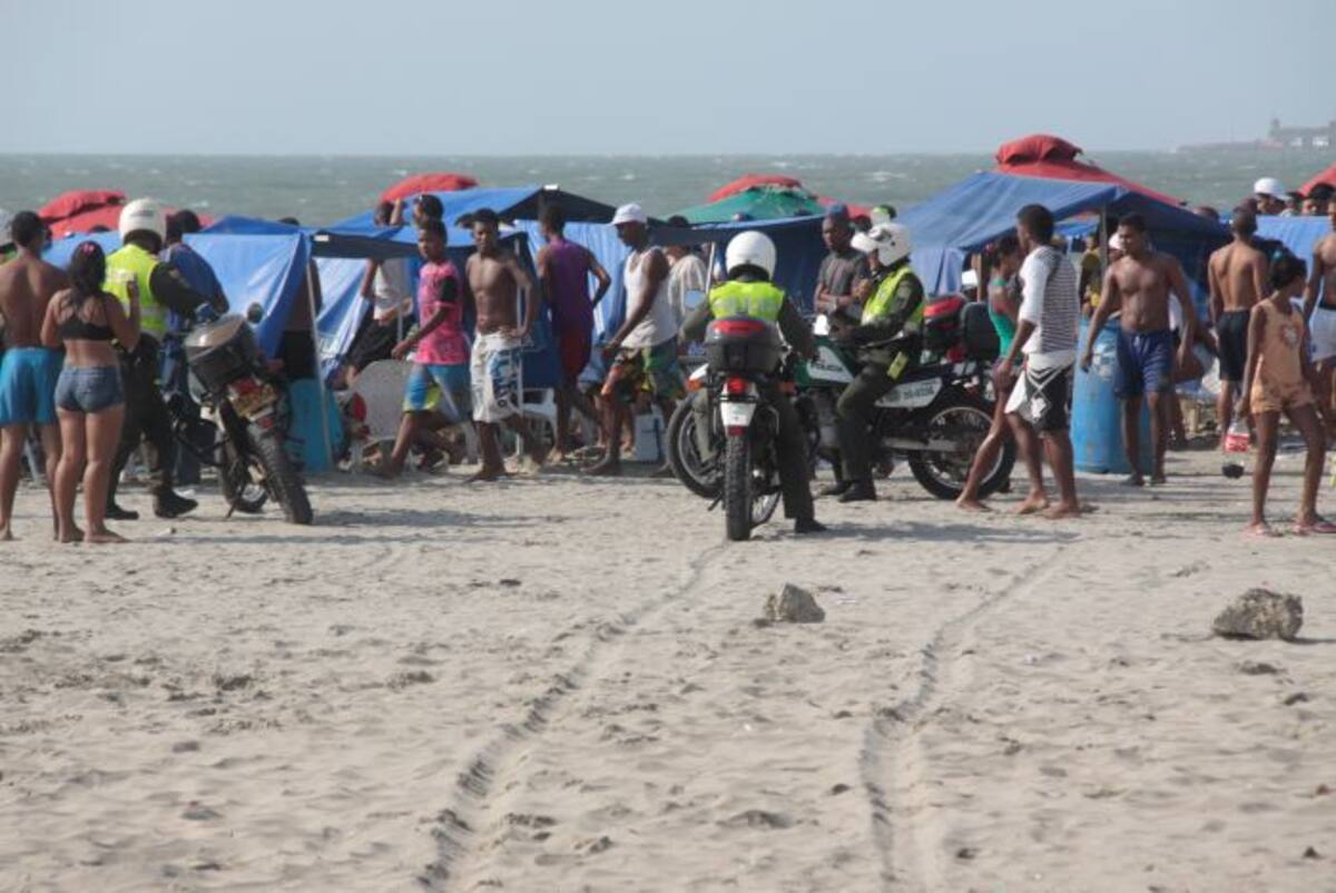 El pasado lunes festivo se presentó una riña entre pandillas en las playas de Bocagrande. Lorena Henriquez Laborde
