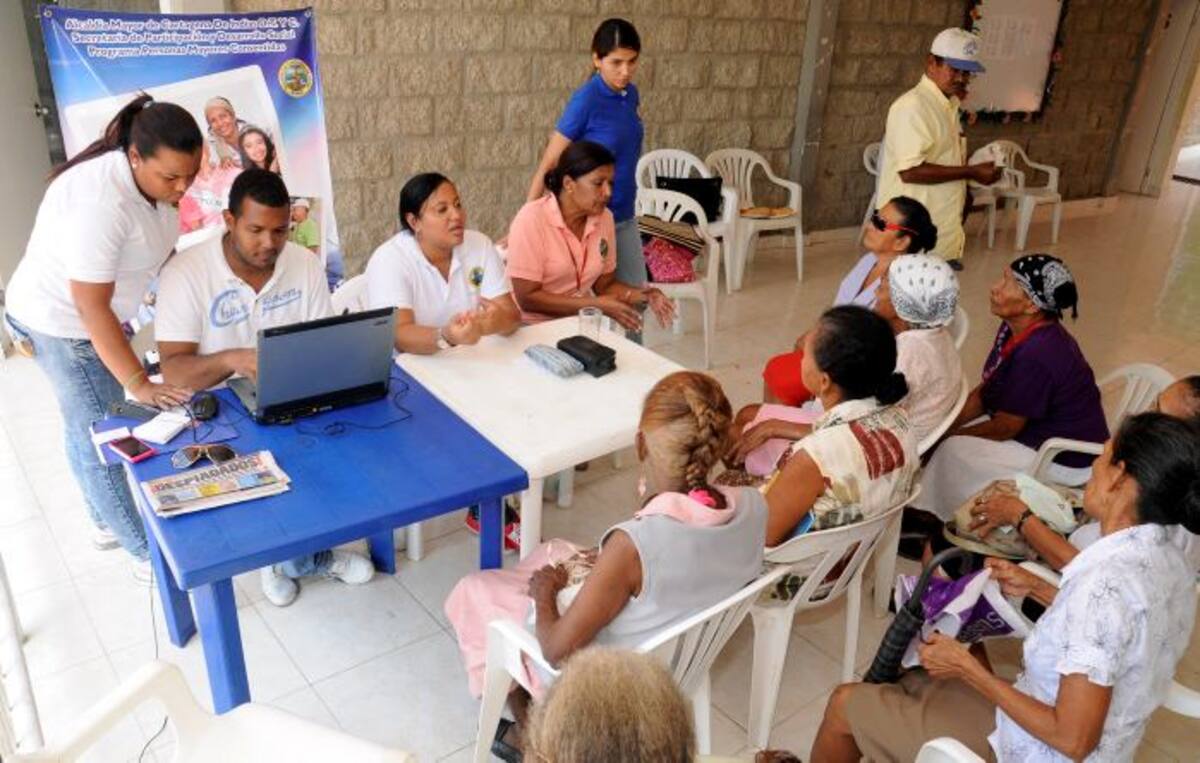 Cientos de personas de La Candelaria recibieron la atención social del Distrito, a través del Plan de Emergencia Social.