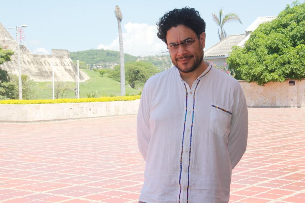 Le fascina la salsa.