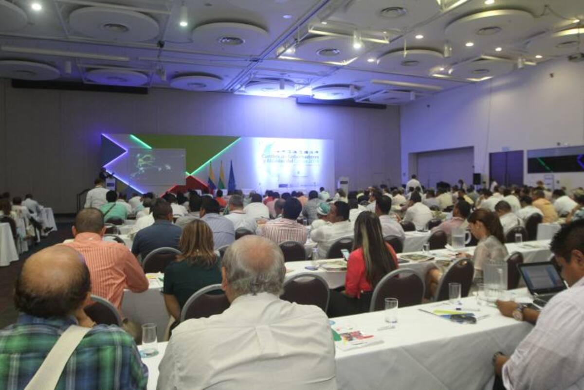 Más de 200 alcaldes y los 7 gobernadores del la región Caribe colombiana hablaron del desarrollo de la zona. JULIO CASTAÑO - EL UNIVERSAL