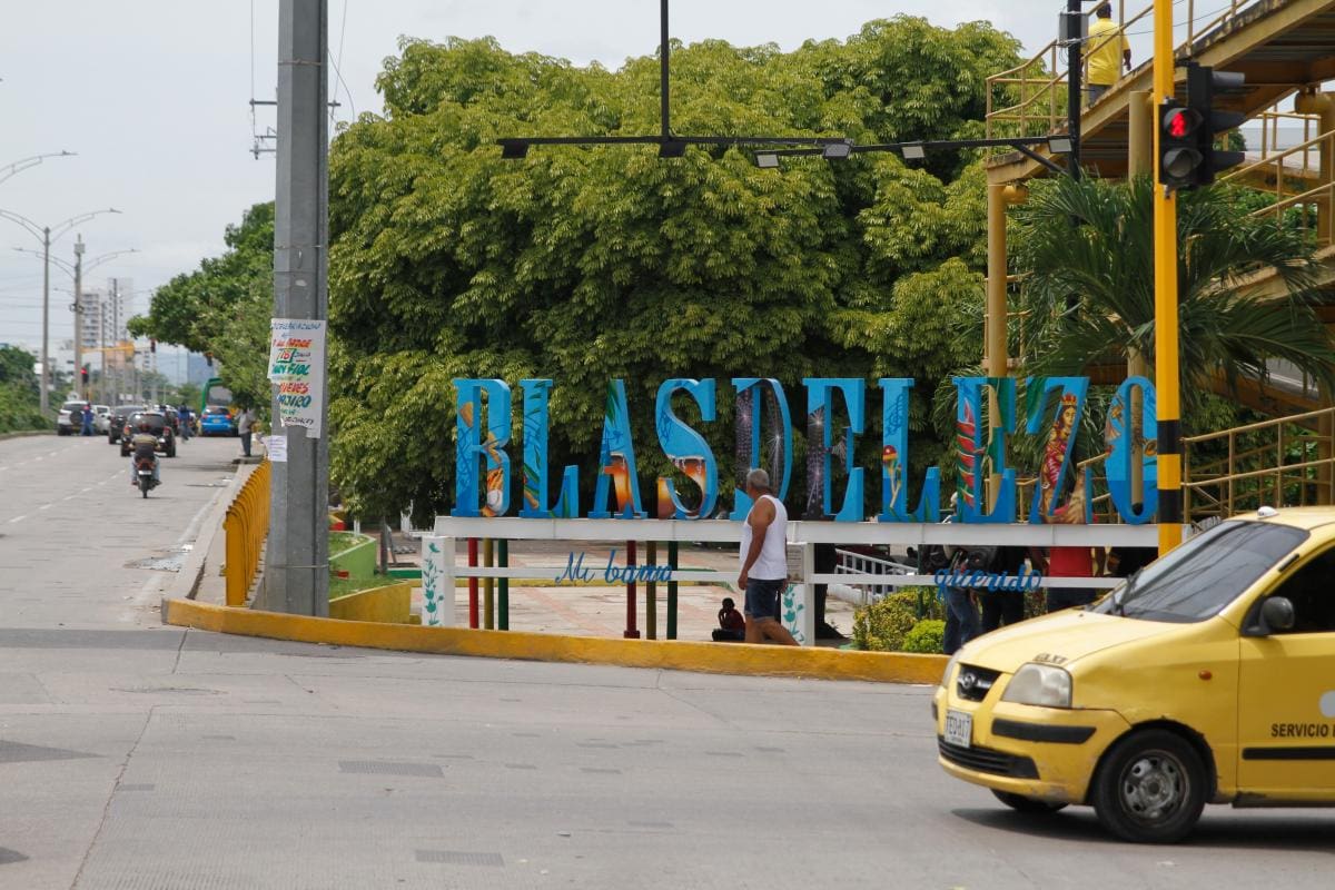 Las letras fueron puestas hace más de cinco semanas.