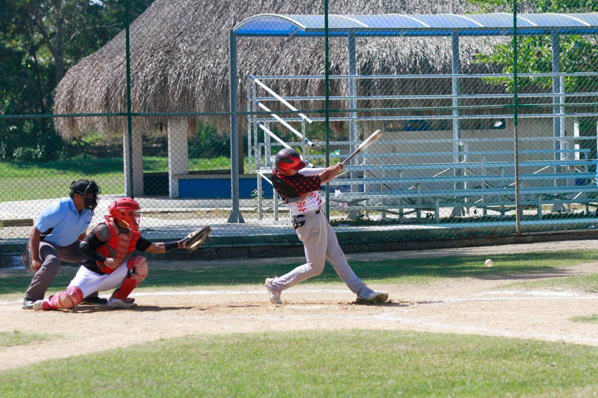 Béisbol de Desarrollo: Cararín la sudó y Rockys apaleó