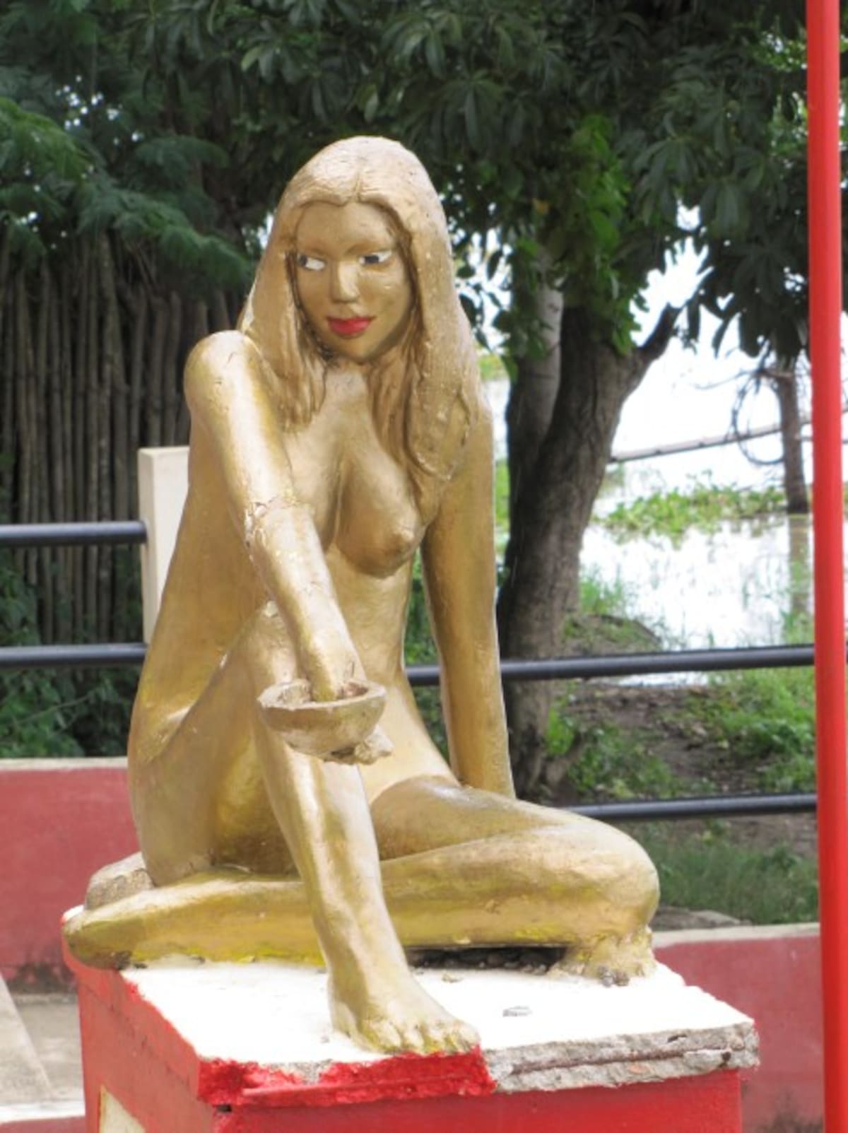 Monumento al mito del ‘Encanto del Peñón’.