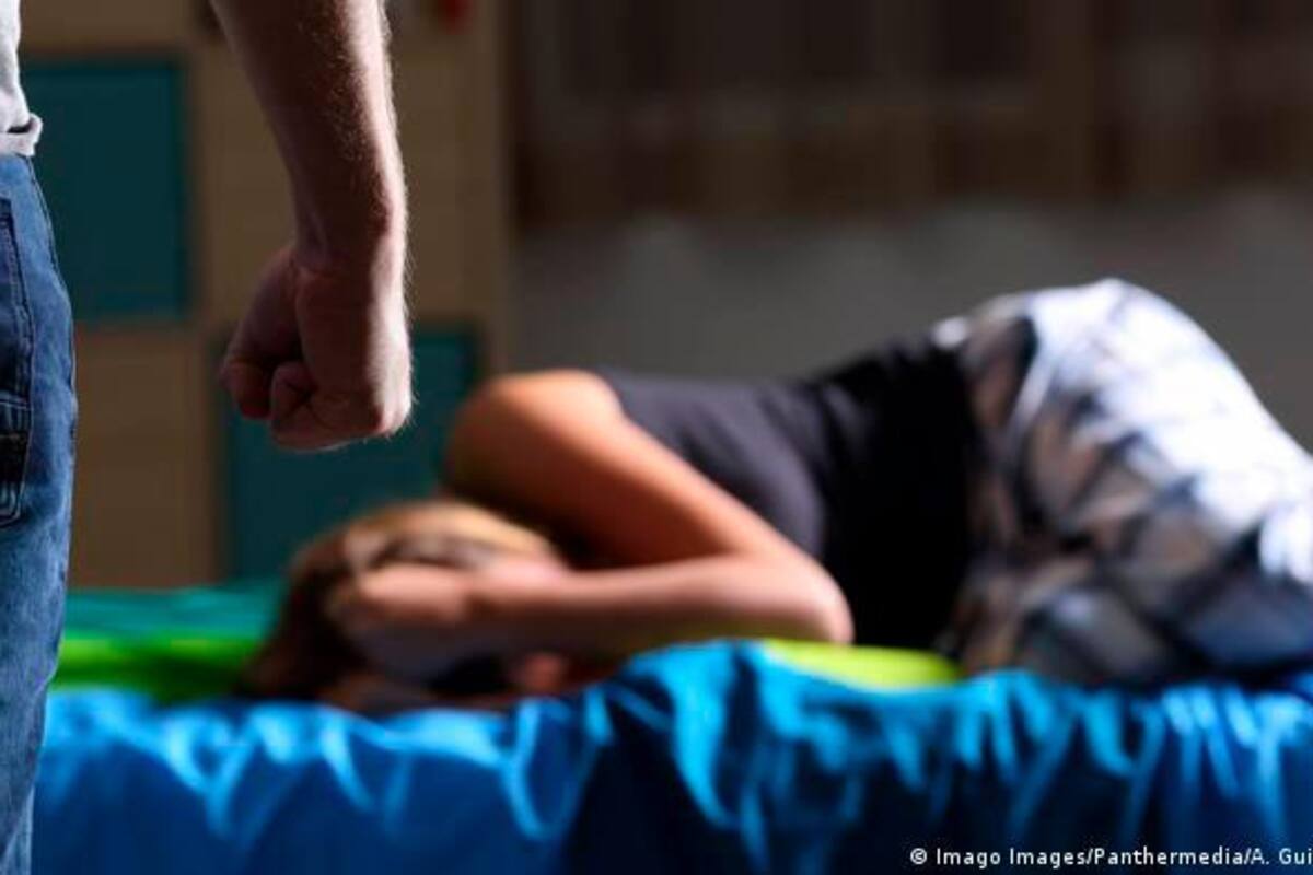 Mujeres que ven pornografía sufren más violencia sexual, dice estudio