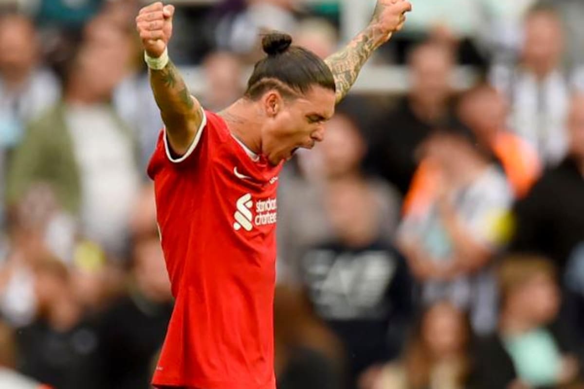 Darwin Núñez obra el milagro y Liverpool gana con 10 hombres