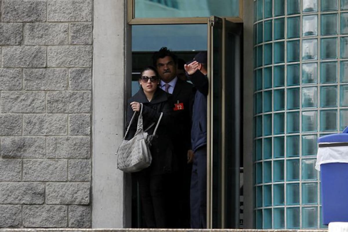 Lina Luna entrando a la Fiscalía. COLPRENSA