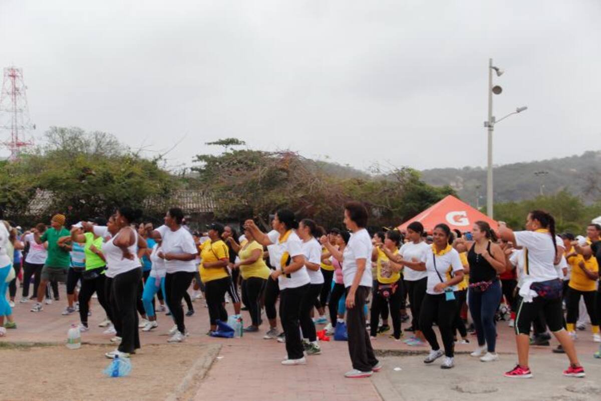 Los cartageneros se conglomeraron este sábado para quemar calorías y conmemorar este día de la mejor manera posible. DANIELA BUELVAS- EL UNIVERSAL
