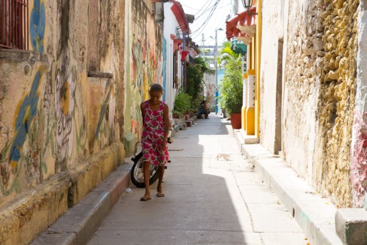 El callejón Angosto que se nombra en la canción se conserva colorido y en él todavía conviven raizales. Nayib Gaviria-El Universal.