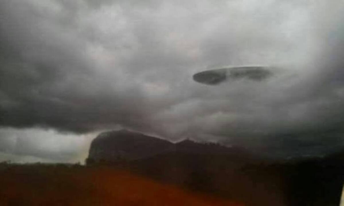 FOTO DEL CASO OVNI EN EL CERRO DE JUAICA EN TABIO, CUNDINAMARCA. Rossny Ludelman