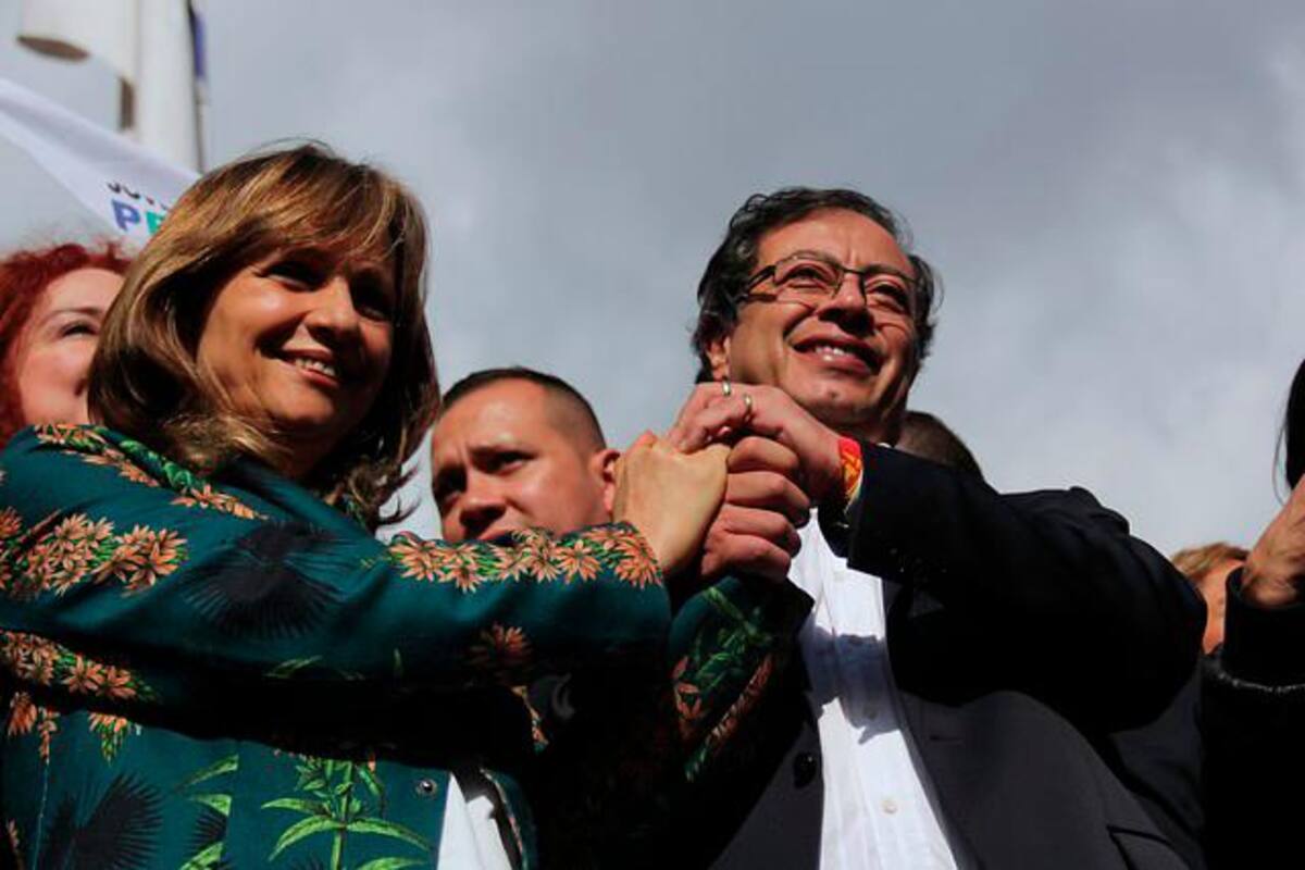 Gustavo Petro pide a sus seguidores no matonear a Ángela Robledo