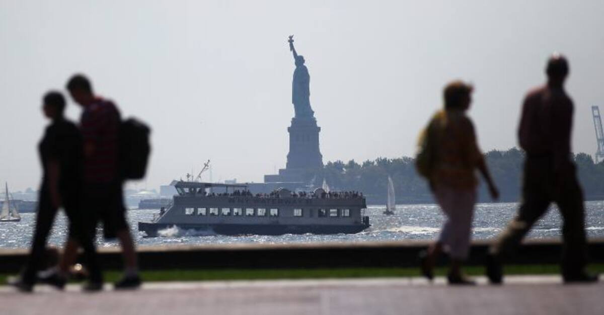 Cientos de personas se transportaban en el ferry. AFP MARIO TAMA