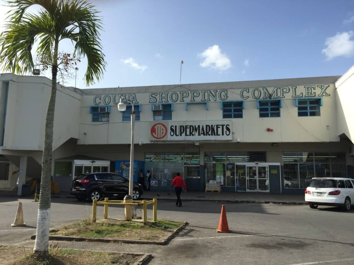 Tienda de JTA, en Couva, Trinidad y Tobago, una gran cadena que según la BBC fue utilizada por Jack Warner para el blanqueo de dinero. FOTOS AFP