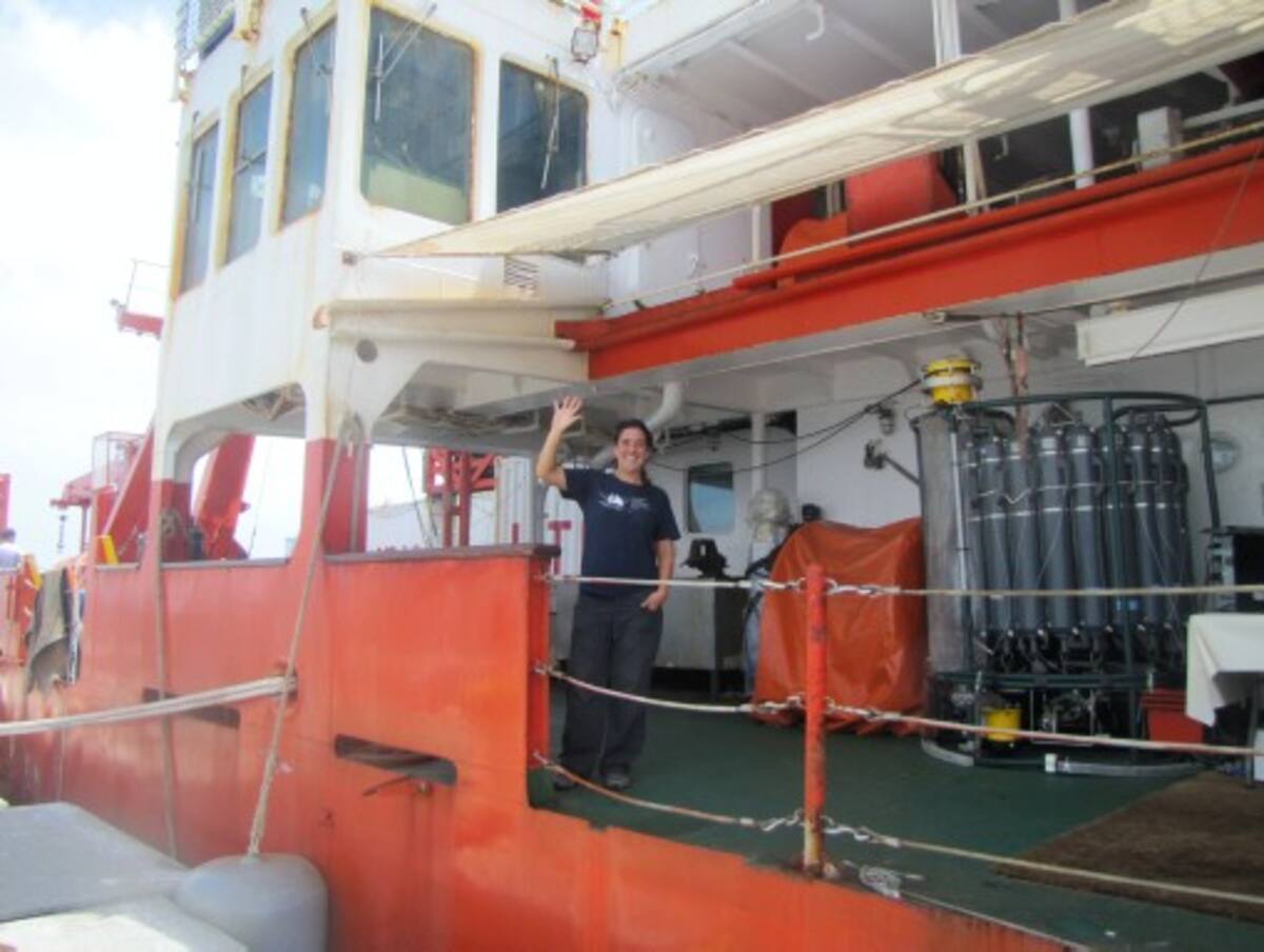 Raquel Gutiérrez abordo del barco.