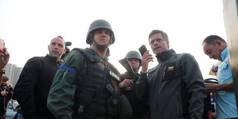 Hay comunicación entre alzados y Gobierno de Maduro: Leopoldo López