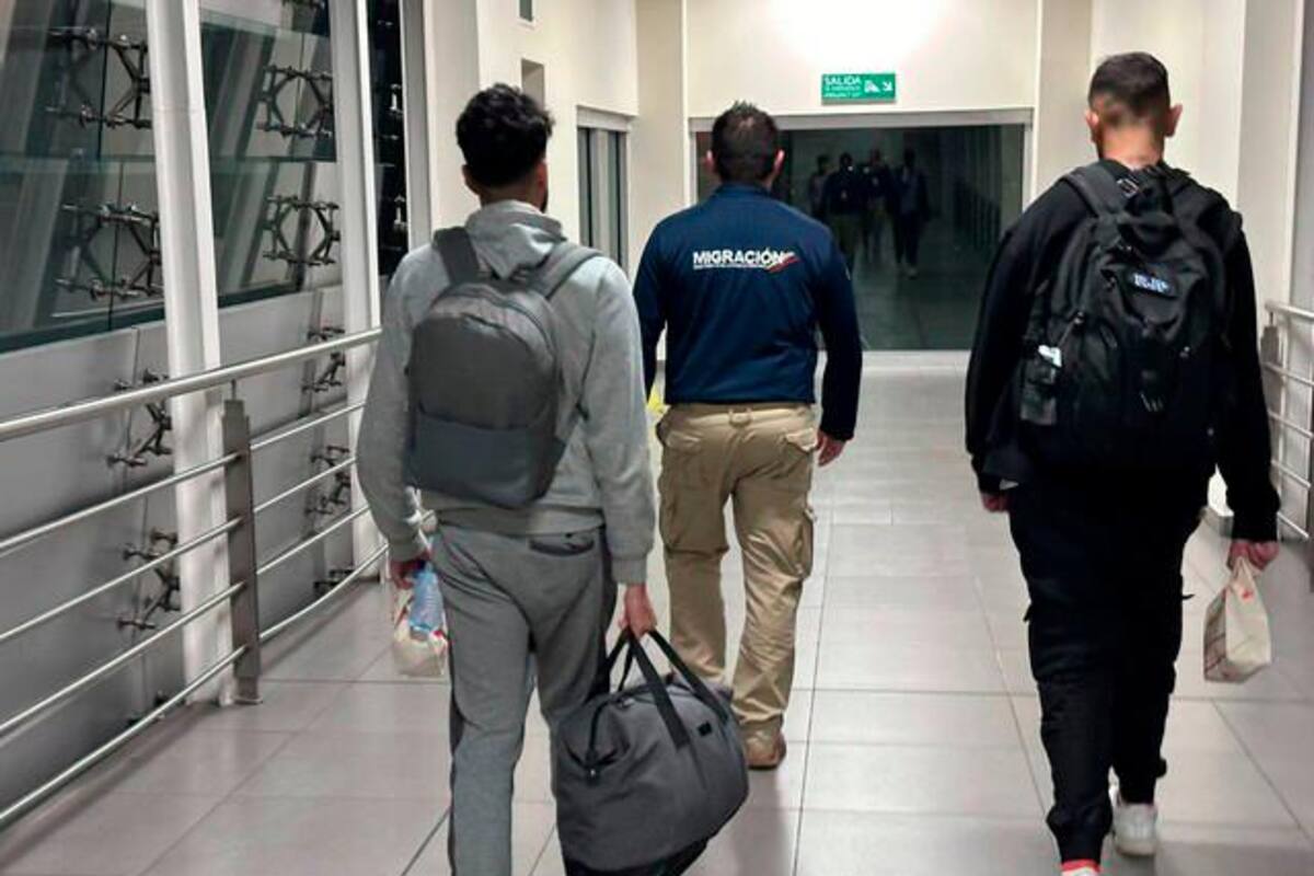 Británicos fingen tener bomba en aeropuerto El Dorado: los expulsan del país
