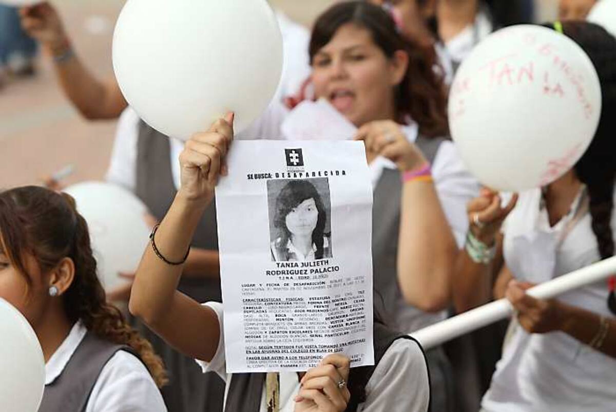 Estudiantes y padres de familia acudieron ayer en masa a una marcha que pide el regreso pronto de Tania Rodríguez. El 16 de novi-mebre pasado se hizo una marcha similar en Blas de Lezo, donde muchos de los participantes expresaron su solidaridad con relación a este hecho que consideran puede ocurrirle a cualquier familia. AROLDO MESTRE - EL UNIVERSAL