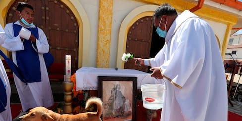 Bolivia: Una misa para bendecir a los perros en el Día de San Roque