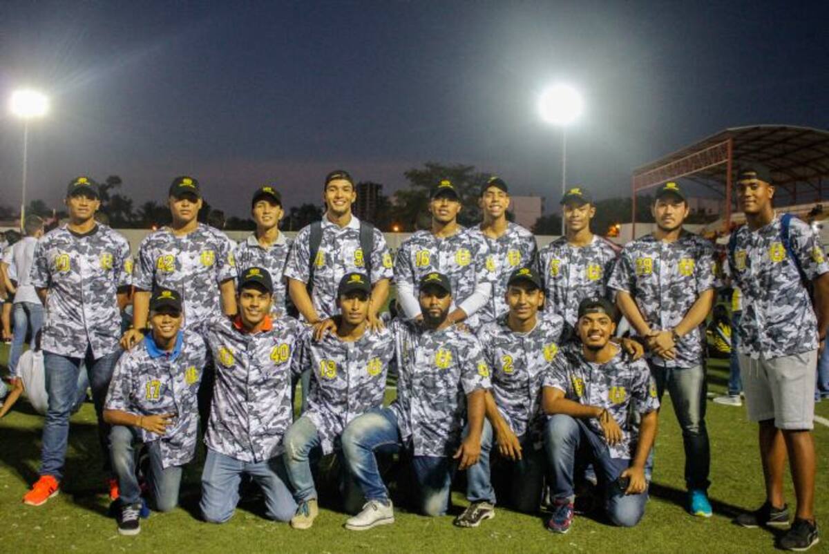 Equipo de sóftbol de la Universidad de Cartagena. Nayib Gaviria