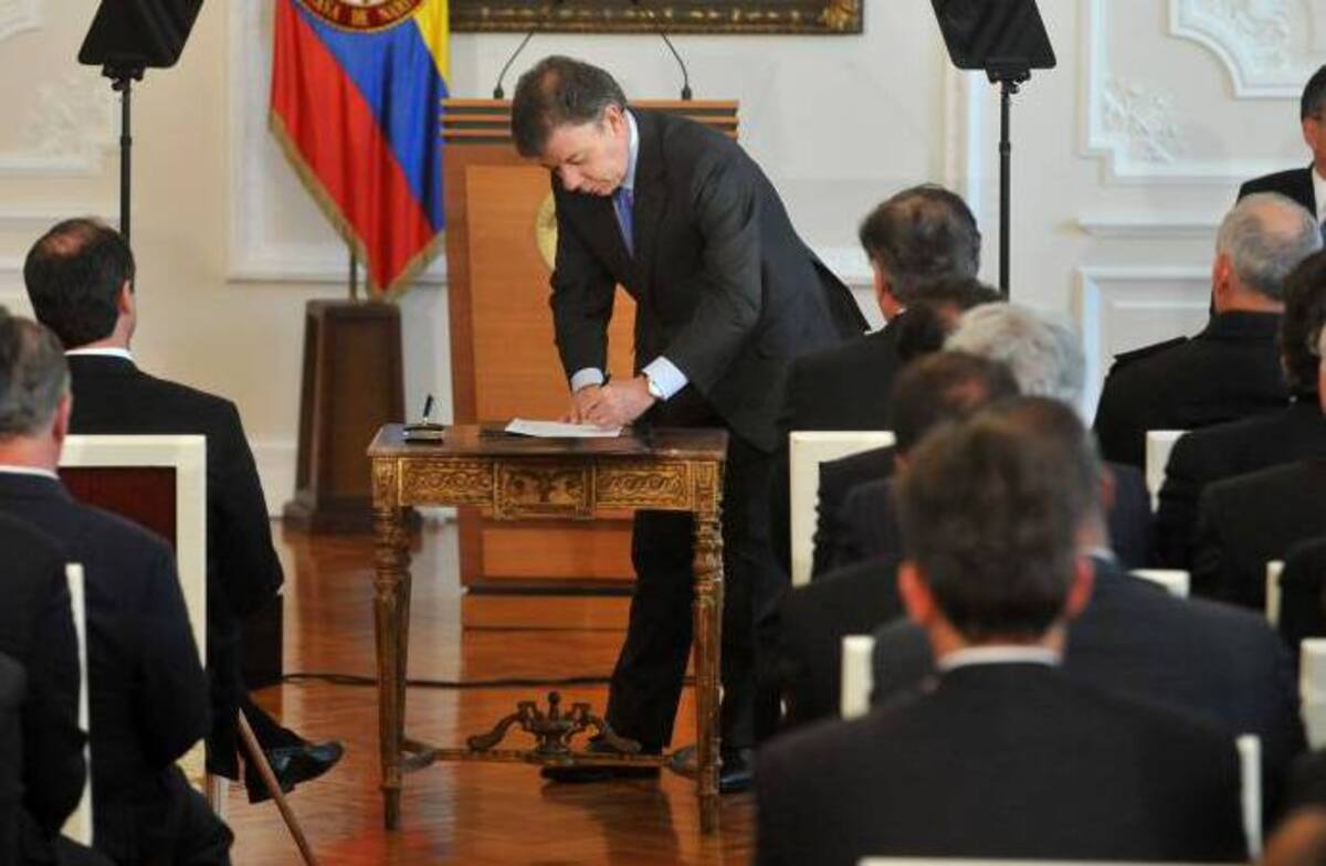 El presidente Juan Manuel Santos sancionó la Ley Antitrámites. Prensa Presidencia